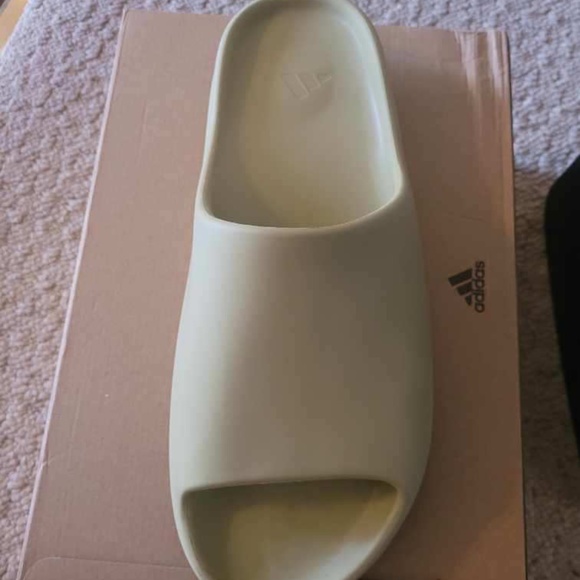 Yeezy Slides main image 4